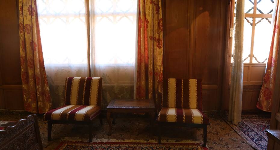 Kotroo Palace Houseboat, Srinagar 5